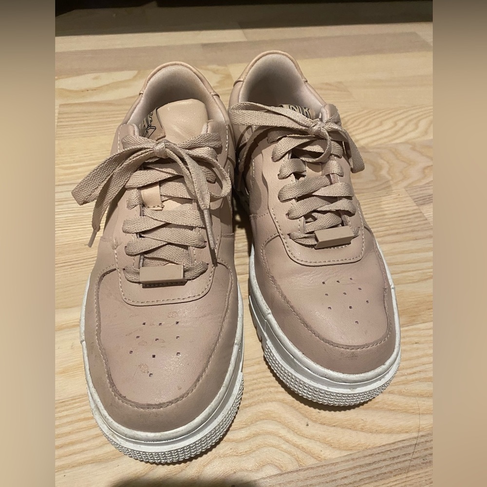 Air Force 1 cube